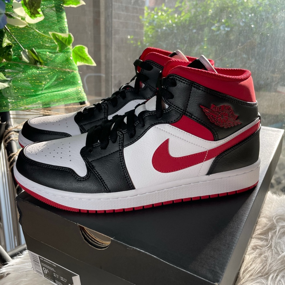 Air Jordan 1 mid